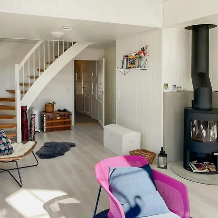 Cozy Family Surrounded By Idyllic Islands * Fitjar