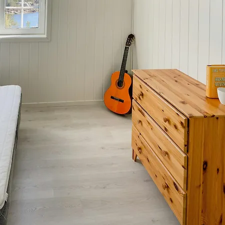 Cozy Family Surrounded By Idyllic Islands Feriehus Fitjar